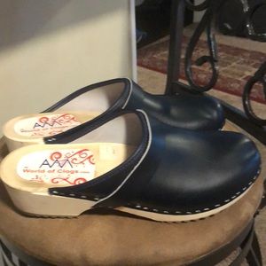 World of clogs blue size12 great shape